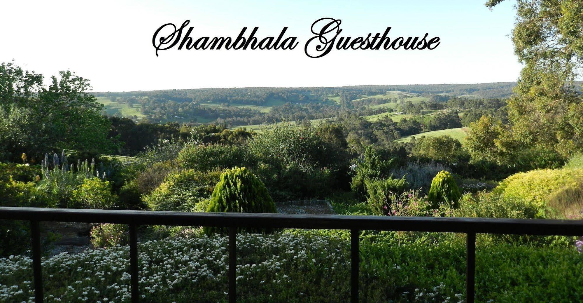 แชมบาลา เกสท์เฮาส์ Bed & Breakfast Kangaroo Gully ภายนอก รูปภาพ