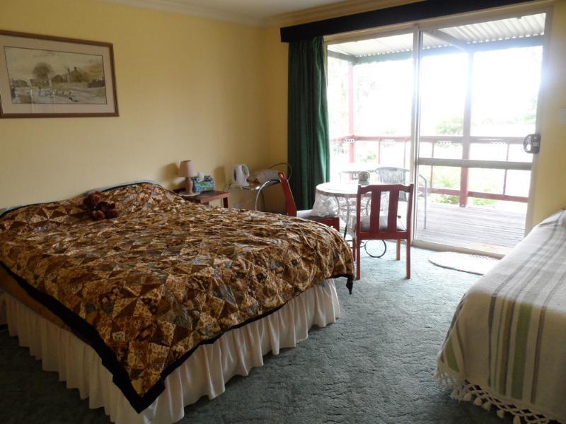 แชมบาลา เกสท์เฮาส์ Bed & Breakfast Kangaroo Gully ภายนอก รูปภาพ