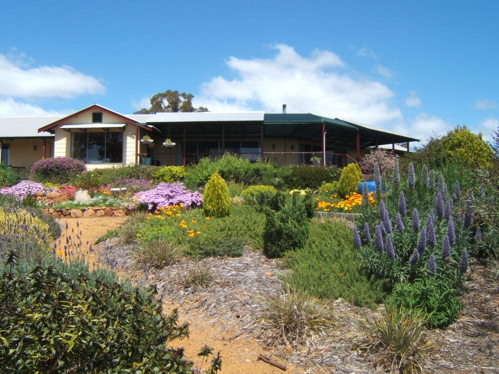 แชมบาลา เกสท์เฮาส์ Bed & Breakfast Kangaroo Gully ภายนอก รูปภาพ