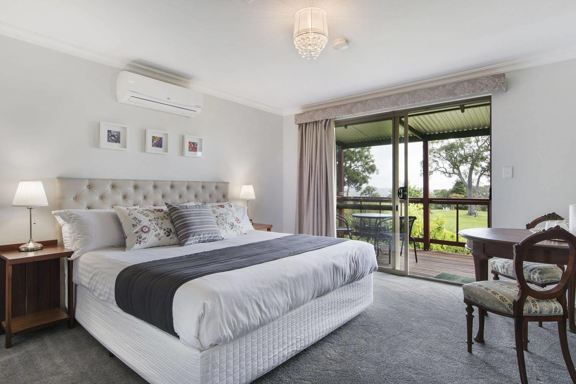 แชมบาลา เกสท์เฮาส์ Bed & Breakfast Kangaroo Gully ภายนอก รูปภาพ